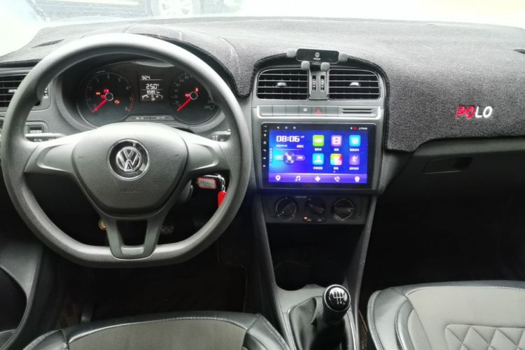 Volkswagen Polo 2016 car image #10