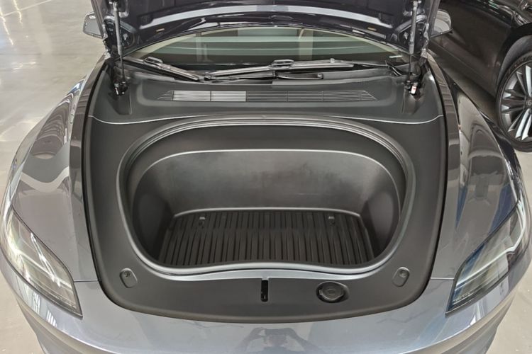 Tesla Model 3 2024 car image #20