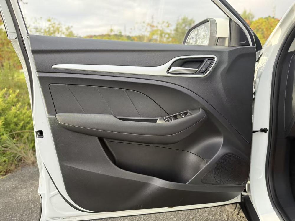 MG ZS 2022 car image #14