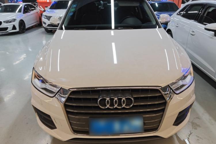Audi Q3 2017 car image #3