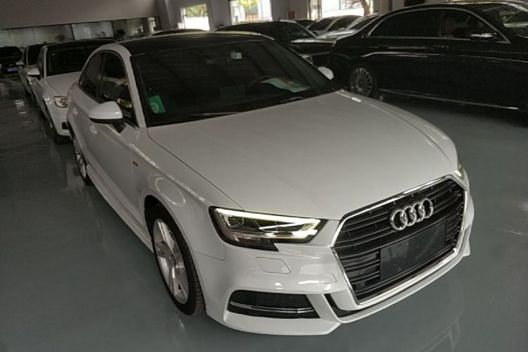 Audi A3 2019 immagine di auto #4