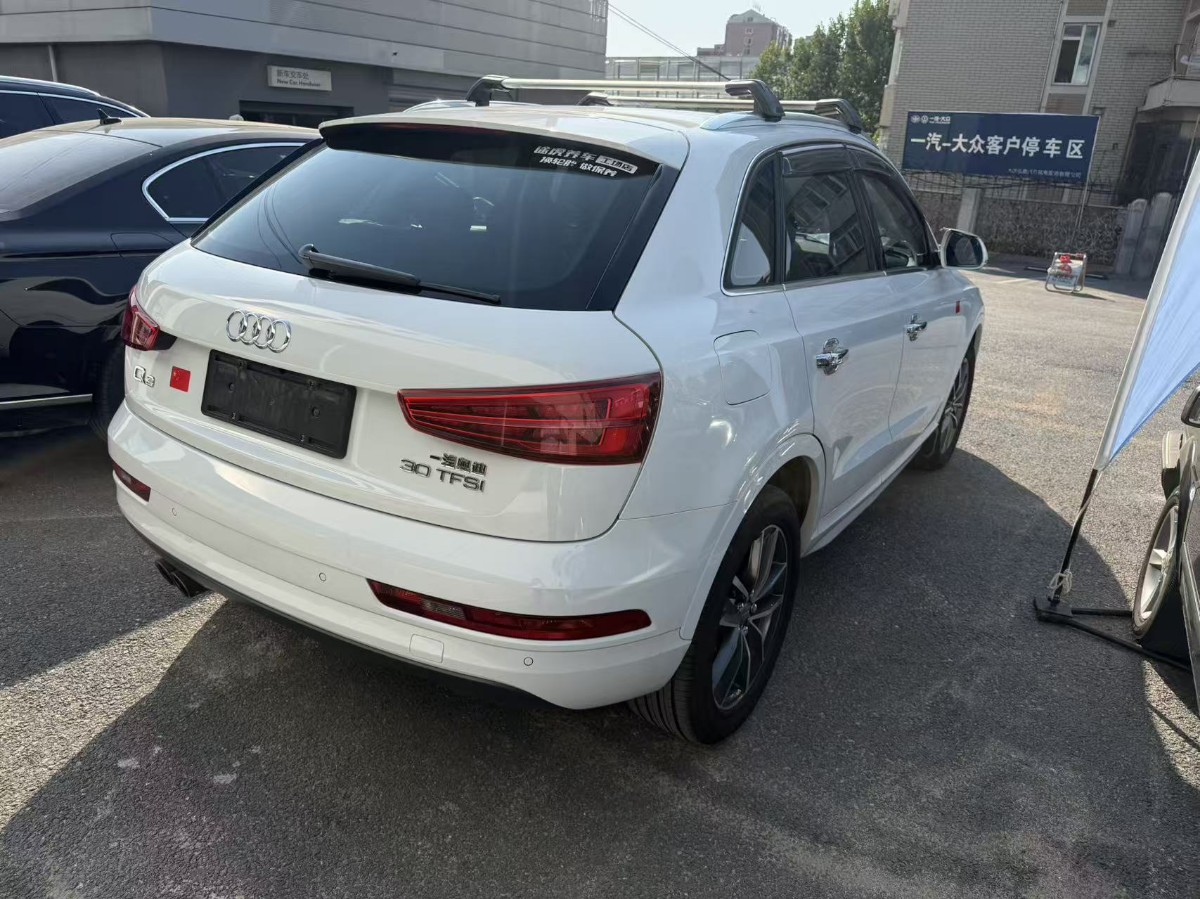 Audi Q3 2016 car image #4