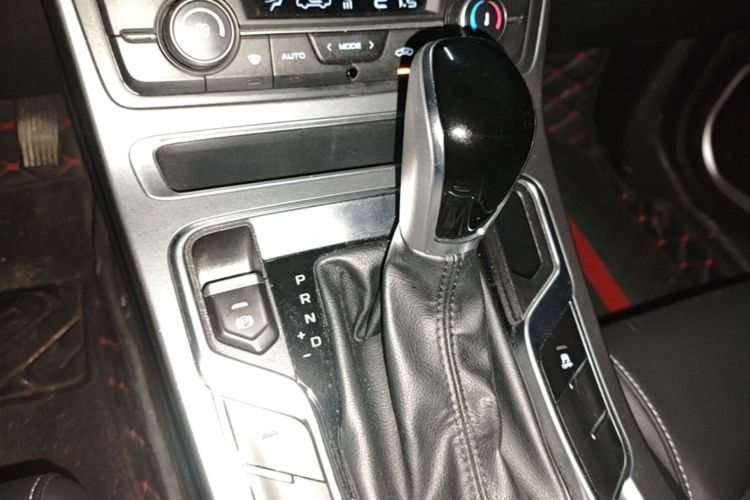 GEELY Emgrand 2020 #14 GEELY Emgrand 2020 car image #14