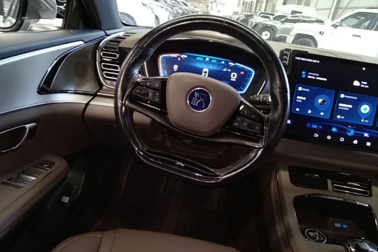 BYD Han 2023 car image #15