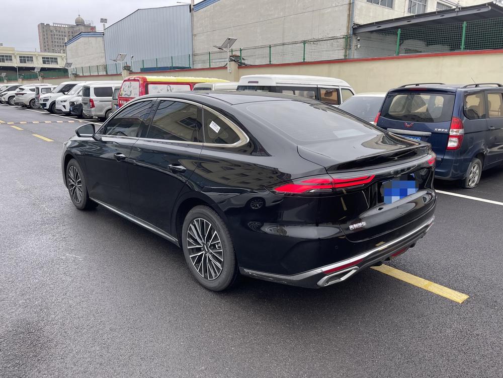 GEELY Emgrand 2026 #4 GEELY Emgrand 2026 imagem de carro #4
