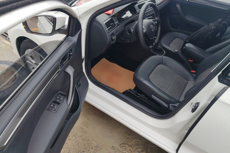 Volkswagen Santana 2018 car image #16