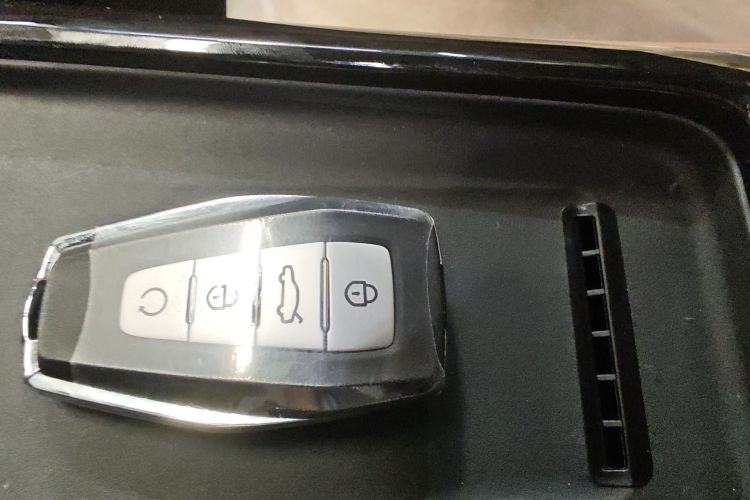 GEELY Boyue L 2026 image de voiture #9