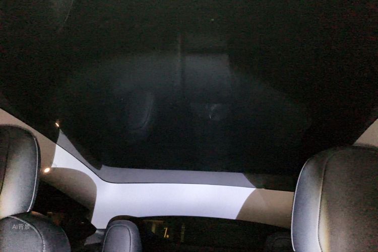 Tesla Model Y 2022 #20 Tesla Model Y 2022 car image #20