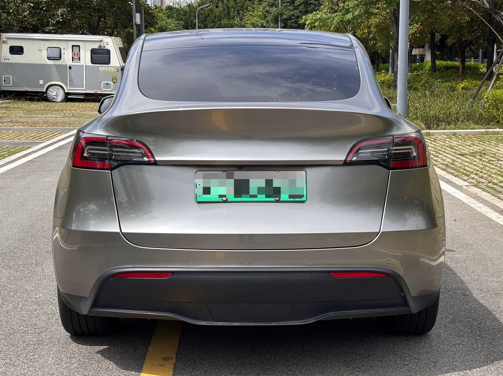 Tesla Model Y 2021 car image #5