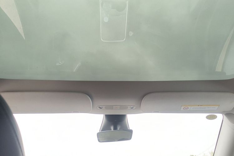 Tesla Model Y 2023 #20 Tesla Model Y 2023 car image #20