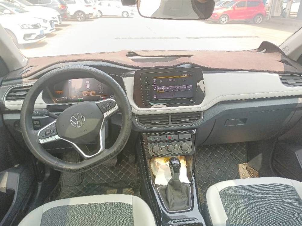 Volkswagen Tharu 2025 car image #4