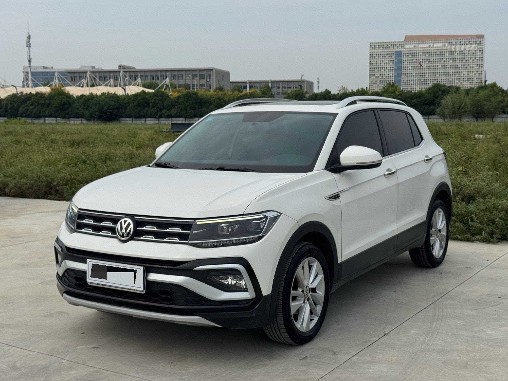 Volkswagen T-Cross 2021 Volkswagen T-Cross 2021 صورة سيارة