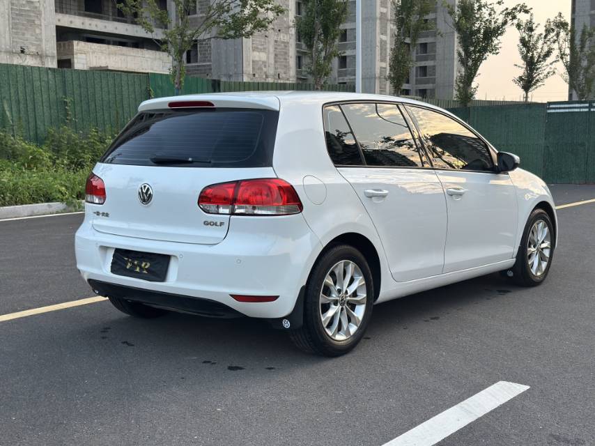 Volkswagen Golf 2013 car image #6