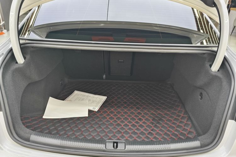 Audi A3 2019 car image #17