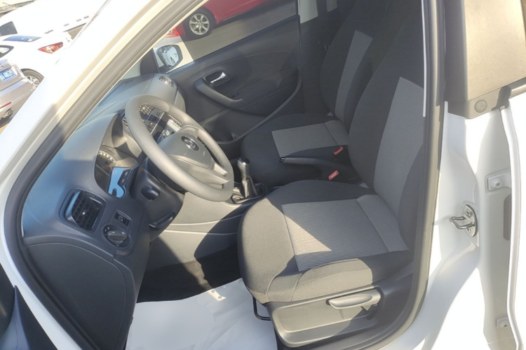Volkswagen Polo 2016 #15 Volkswagen Polo 2016 car image #15