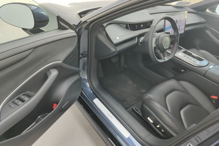 MI SU7 2025 car image #16