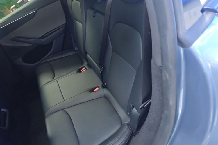 Tesla Model Y 2025 car image #17