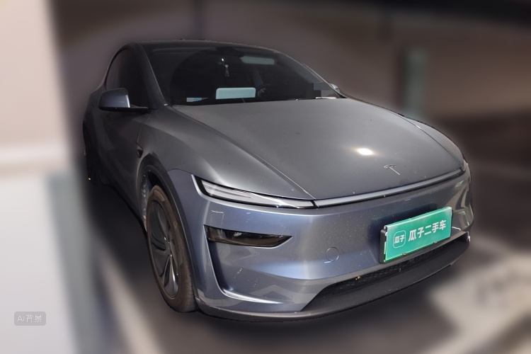 Tesla Model Y 2025 immagine di auto #4