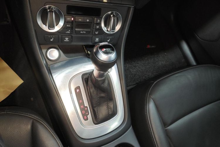 Audi Q3 2016 #14 Audi Q3 2016 car image #14