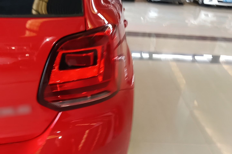 Volkswagen Polo 2017 car image #8