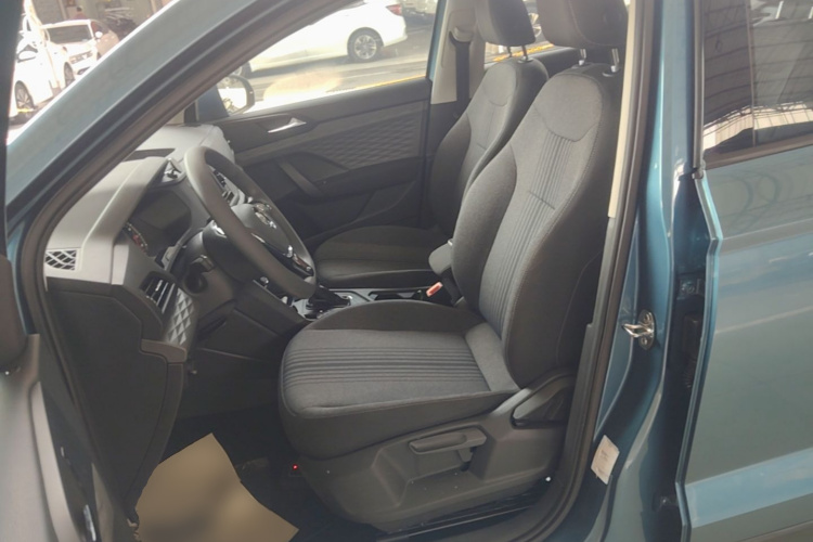 Volkswagen Tharu 2020 car image #15