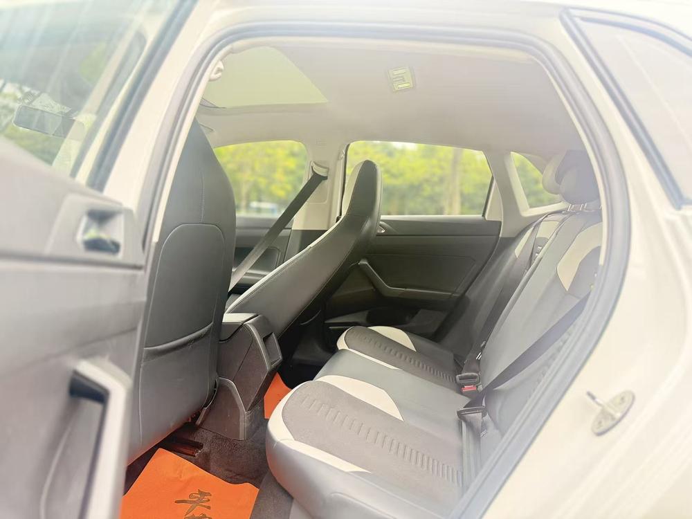 Volkswagen Polo 2019 car image #11