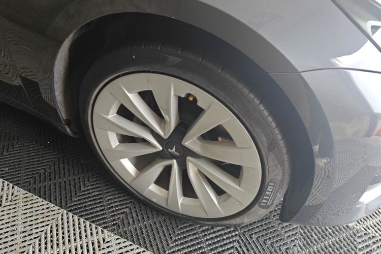 Tesla Model 3 2021 car image #9
