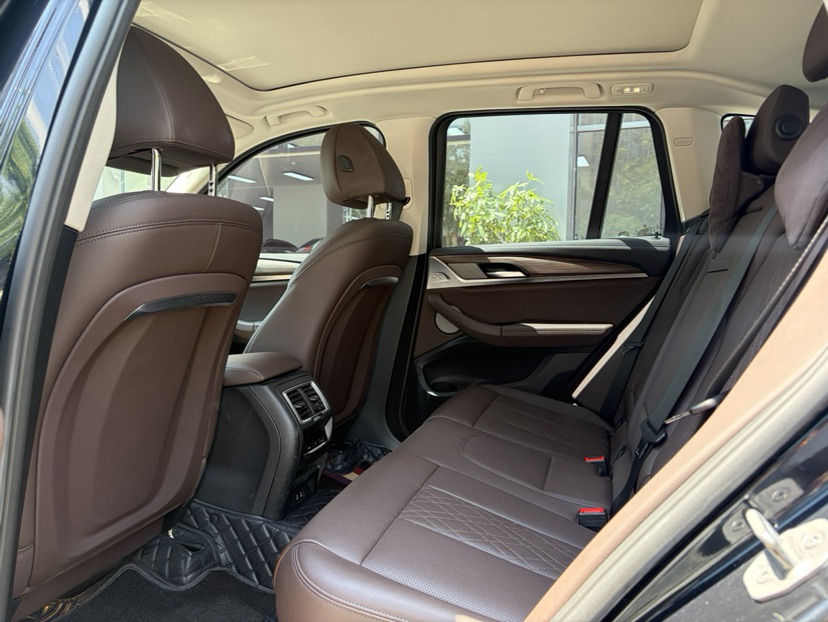 BMW X3 2024 car image #3