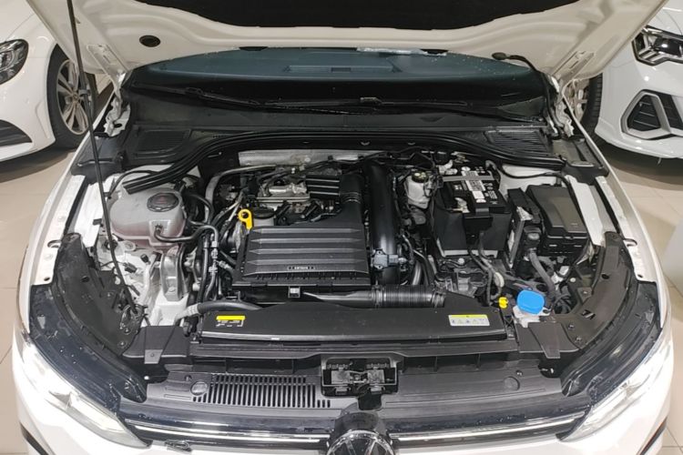 Volkswagen Golf 2023 #20 Volkswagen Golf 2023 صورة سيارة #20
