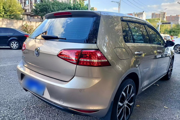 Volkswagen Golf 2016 car image #5