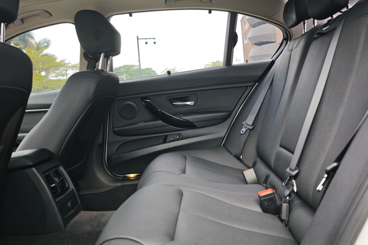 BMW 3 Series 2017 #29 BMW 3 Series 2017 car image #29