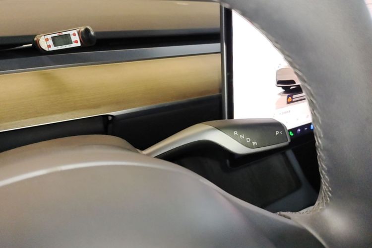 Tesla Model Y 2022 #20 Tesla Model Y 2022 car image #20