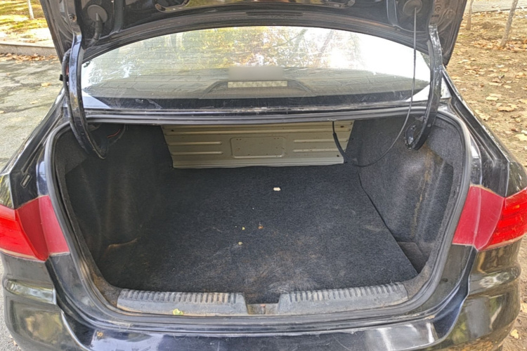 Volkswagen Santana 2017 car image #19