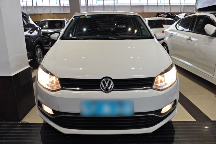 Volkswagen Polo 2015 imagem de carro #3