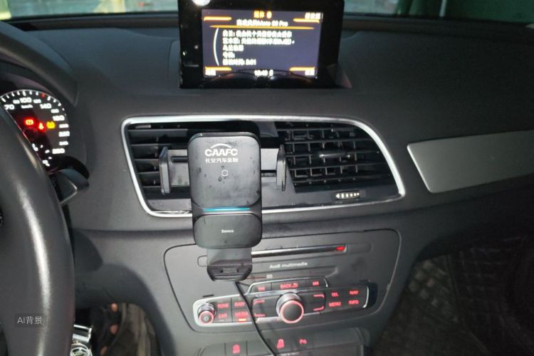 Audi Q3 2018 car image #15