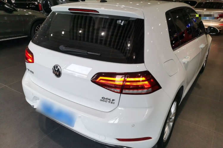 Volkswagen Golf 2019 car image #7