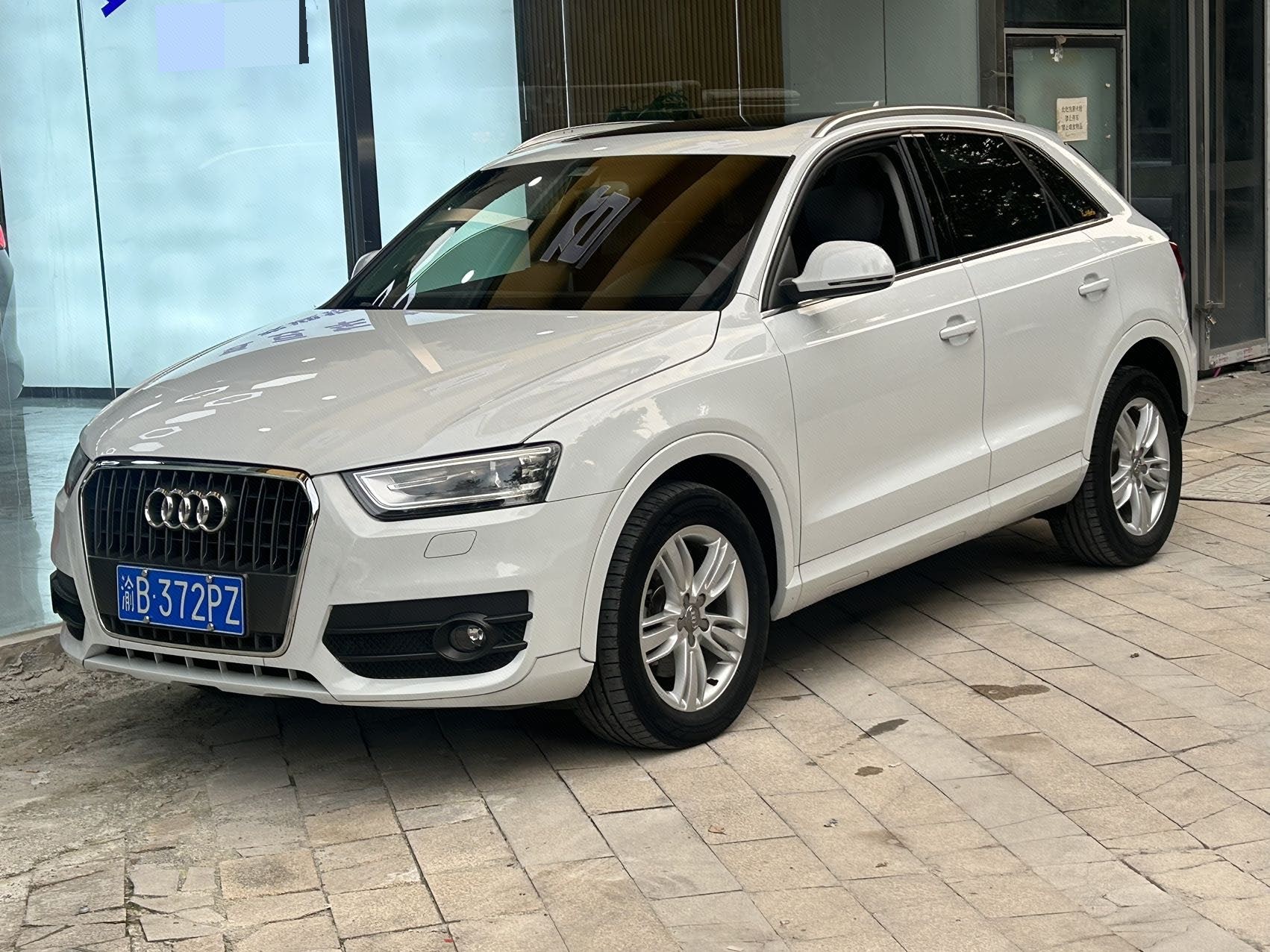 Audi Q3 2013 Audi Q3 2013 immagine di auto