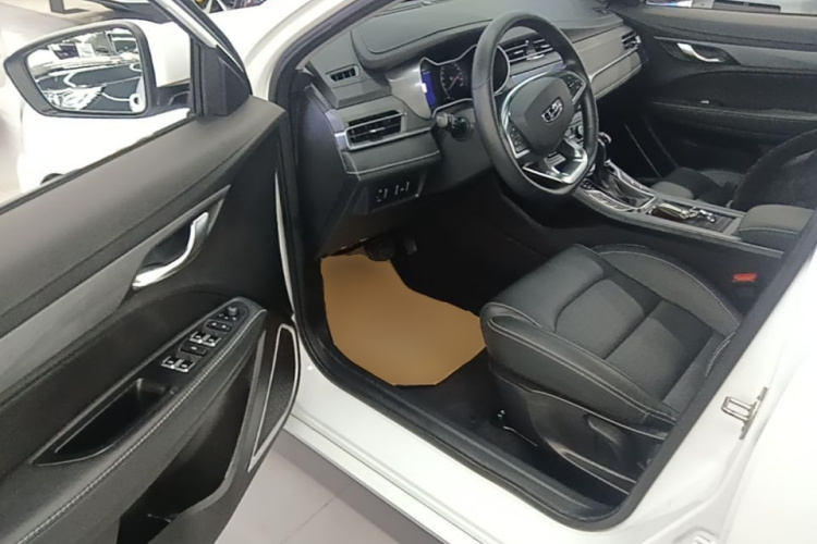 GEELY Emgrand 2021 car image #16