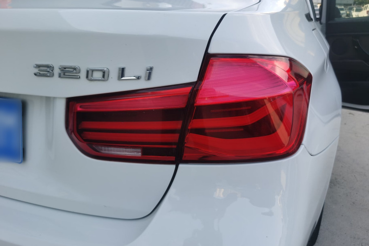 BMW 3 Series 2019 #5 BMW 3 Series 2019 car image #5
