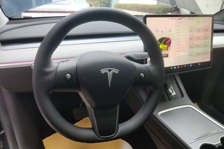 Tesla Model Y 2024 #11 Tesla Model Y 2024 car image #11