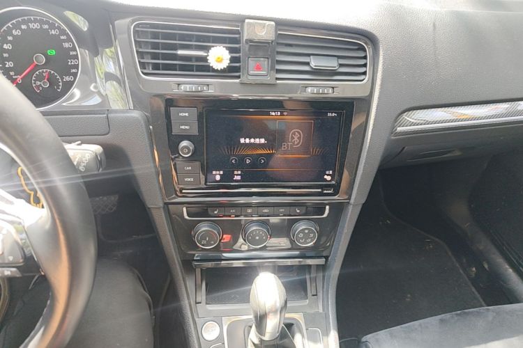 Volkswagen Golf 2019 #13 Volkswagen Golf 2019 car image #13