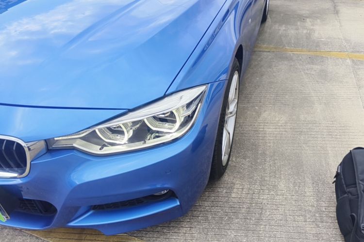 BMW 3 Series 2018 car image #23