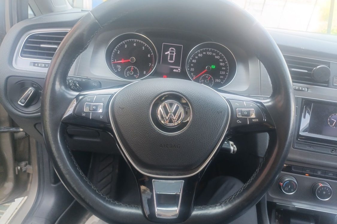 Volkswagen Golf 2016 car image #24