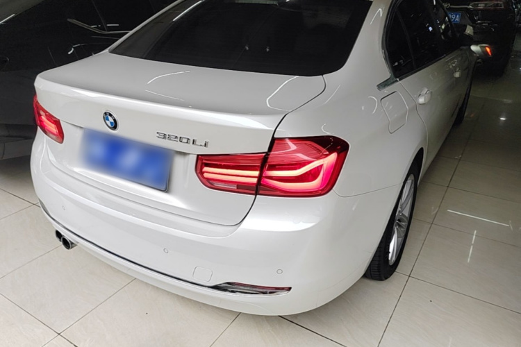BMW 3 Series 2017 #7 BMW 3 Series 2017 car image #7