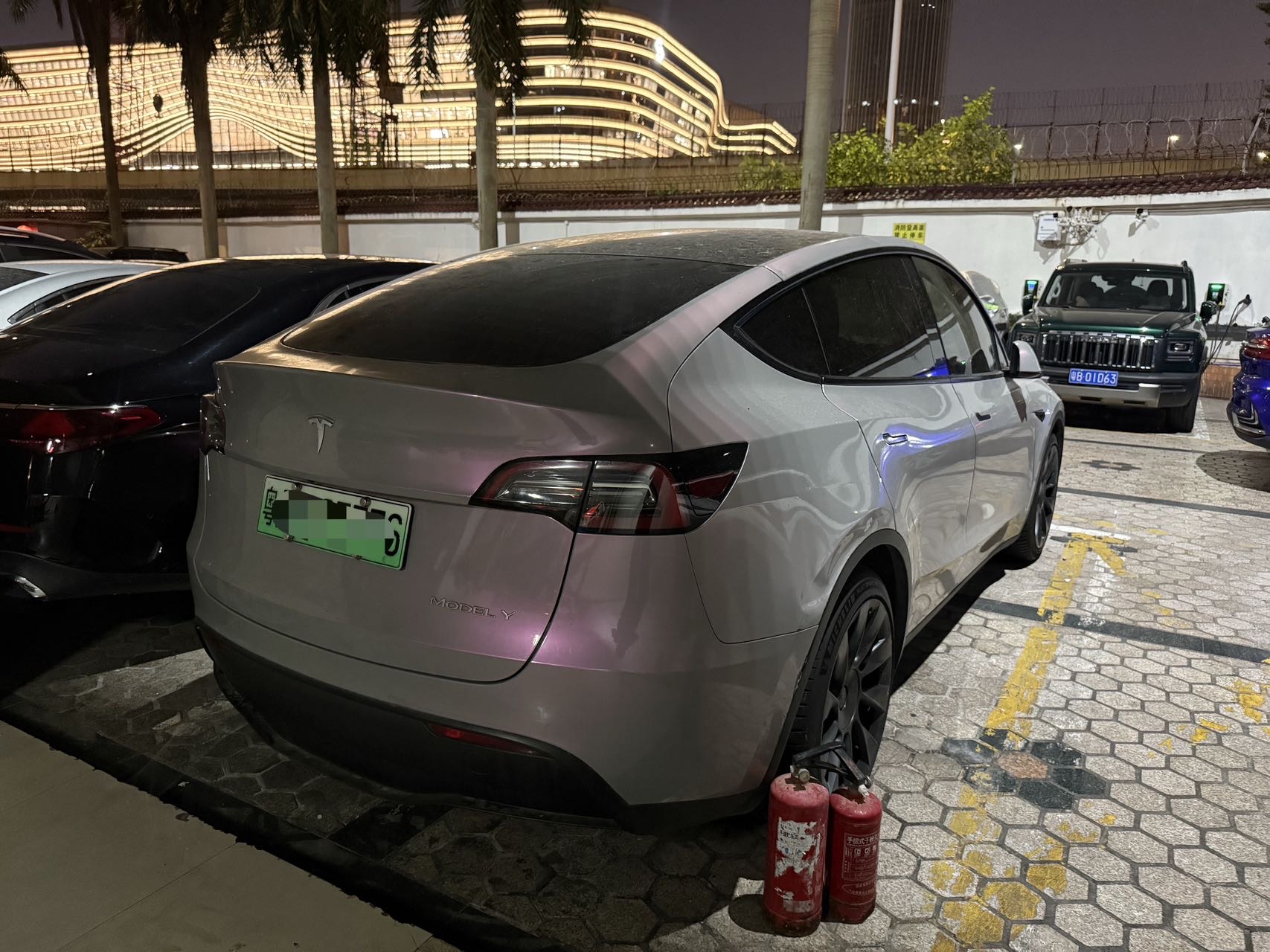 Tesla Model Y 2021 #4 Tesla Model Y 2021 صورة سيارة #4