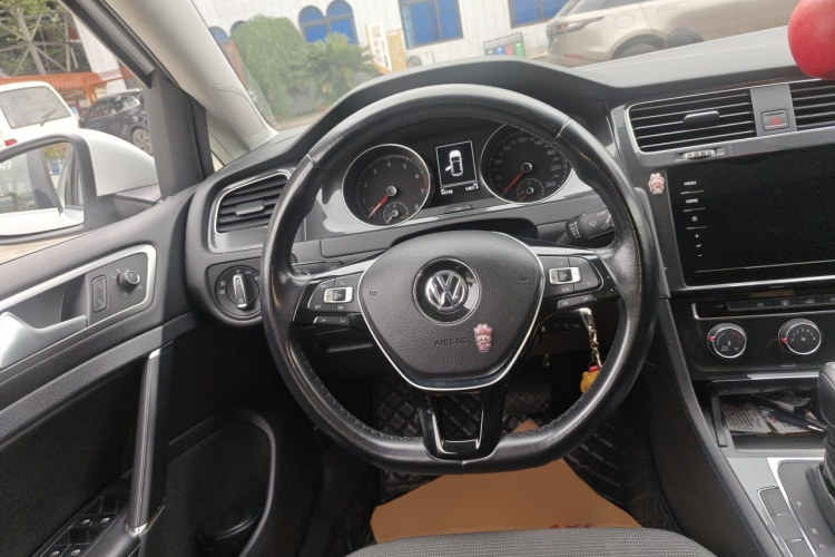 Volkswagen Golf 2020 صورة سيارة #11