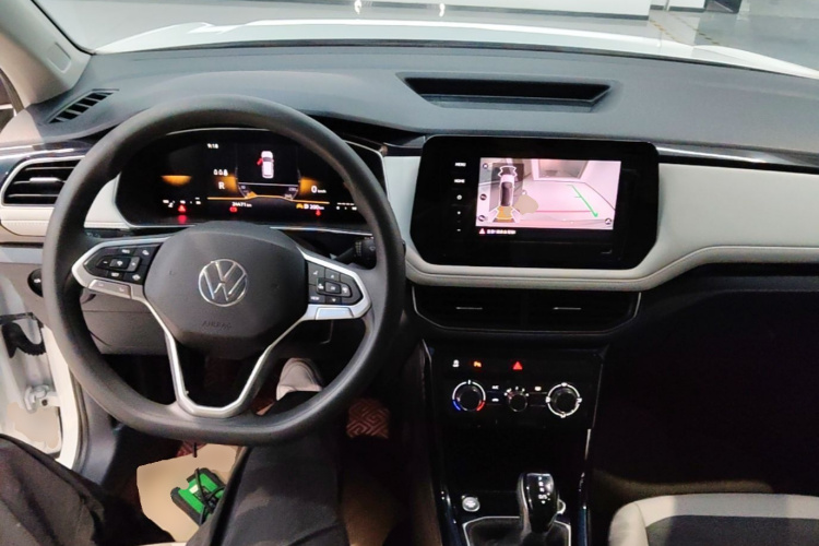 Volkswagen Tharu 2024 car image #8