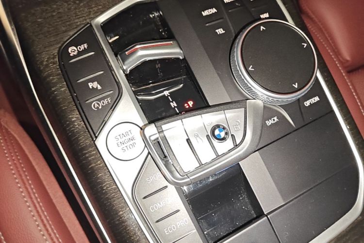 BMW 3 Series 2023 car image #9