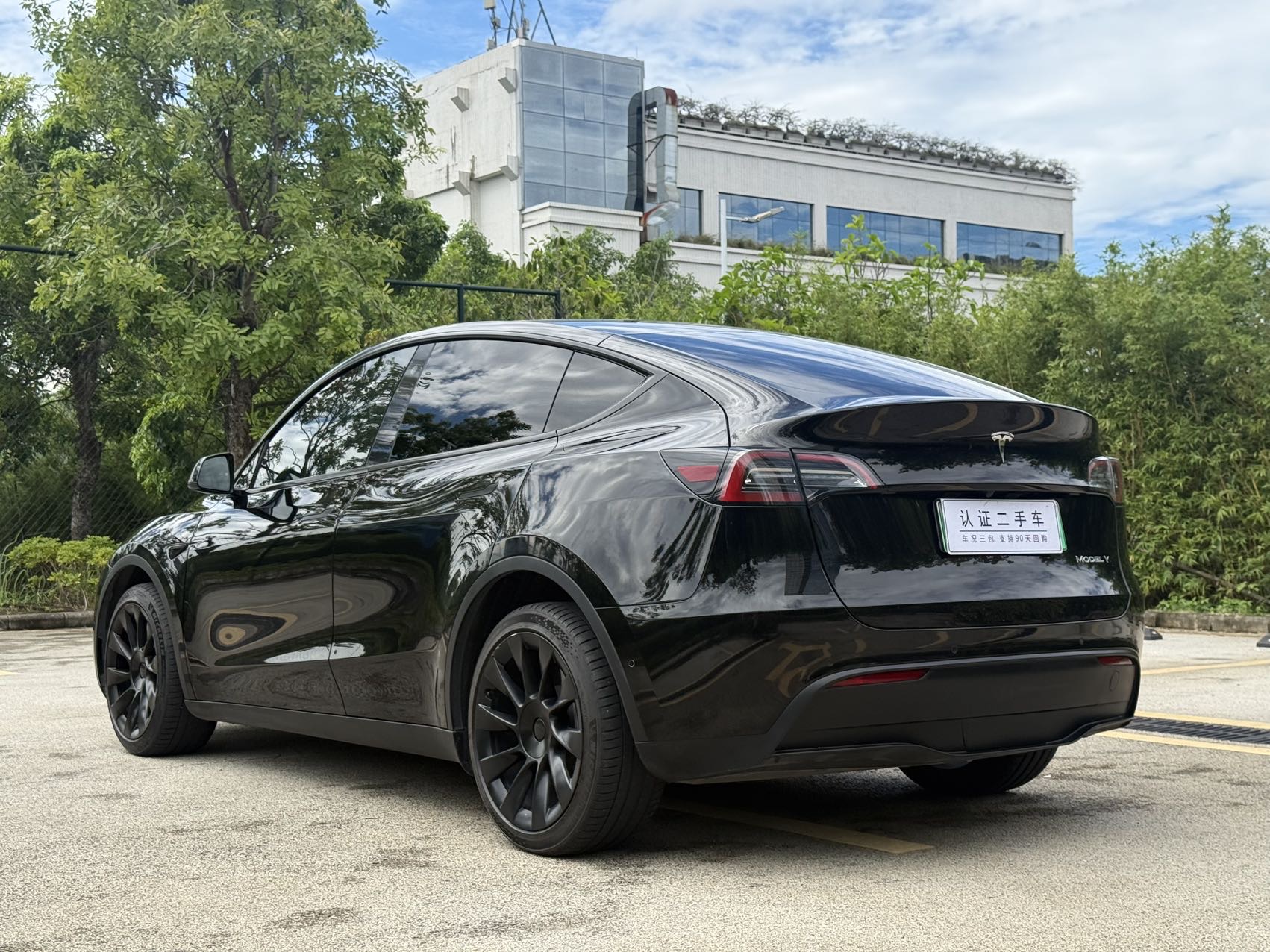 Tesla Model Y 2024 #9 Tesla Model Y 2024 car image #9