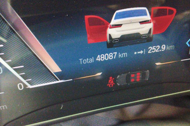 BMW 3 Series 2023 #8 BMW 3 Series 2023 car image #8